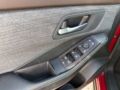 Used 2021 Nissan Rogue SV FWD image 21