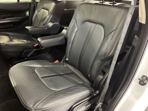Used 2020 Ford Expedition Platinum image 12