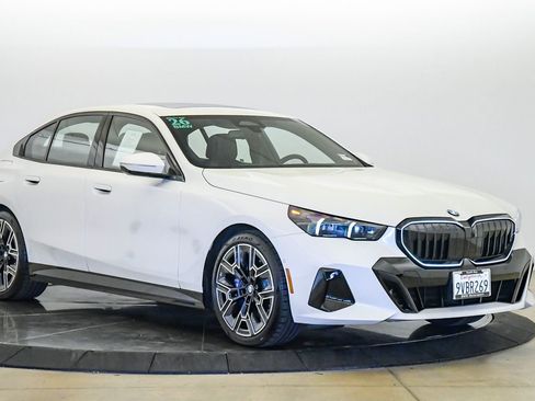 Used 2026 BMW 530i w/ M Sport Package RWD image 6