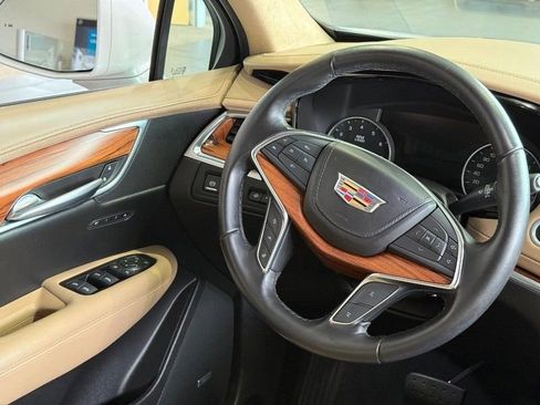 Used 2019 Cadillac XT5 Platinum w/ Trailering Package AWD/4WD image 13