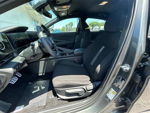 New 2025 Hyundai Elantra SEL image 8