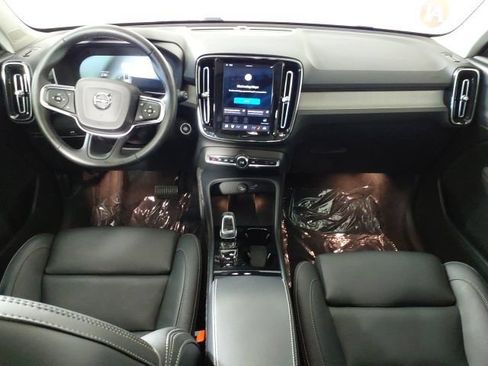 Used 2025 Volvo XC40 B5 Plus AWD/4WD image 12
