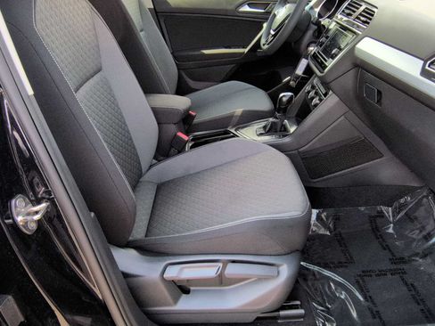 Used 2021 Volkswagen Tiguan S FWD image 22