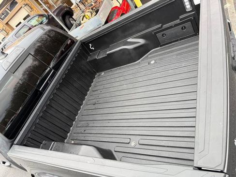 Used 2022 Toyota Tacoma SR5 image 5