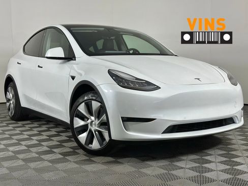 Used 2022 Tesla Model Y Long Range AWD/4WD image 1