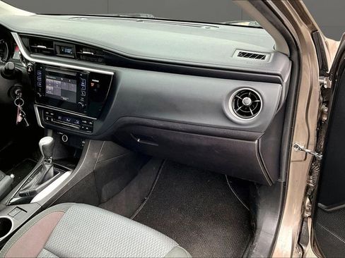 Used 2017 Toyota Corolla LE w/ Carpet Mat Package (TMS) FWD image 14