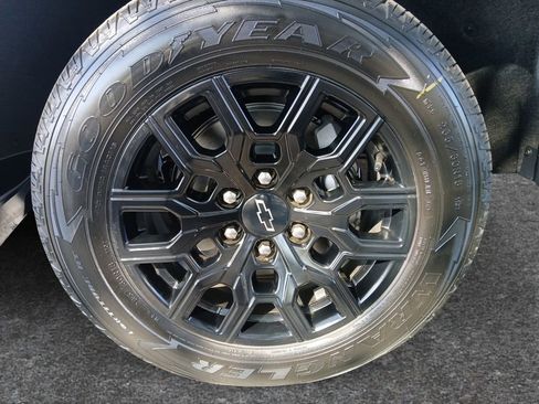 New 2026 Chevrolet Colorado W/T image 9