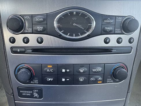 Used 2010 INFINITI G37 Journey w/ Premium Pkg RWD image 11