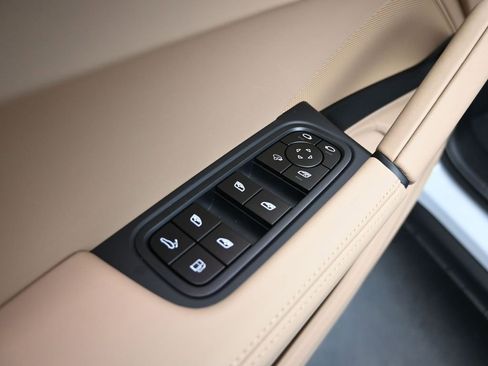 New 2026 Porsche Cayenne S image 12