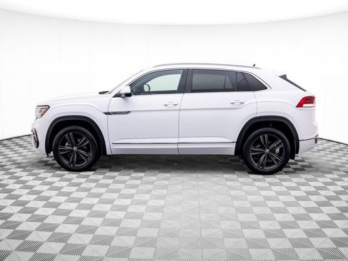 Used 2022 Volkswagen Atlas Cross Sport SEL R-Line AWD/4WD image 2