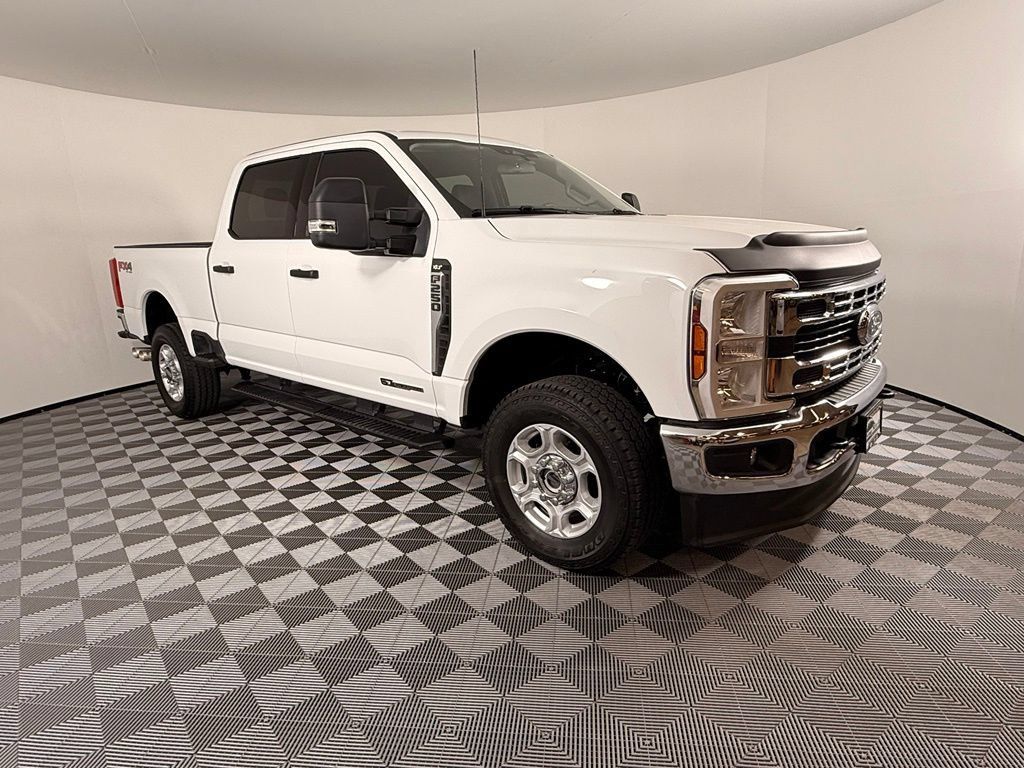Certified 2025 Ford F250 XLT w/ FX4 Off-Road Package AWD/4WD image 5