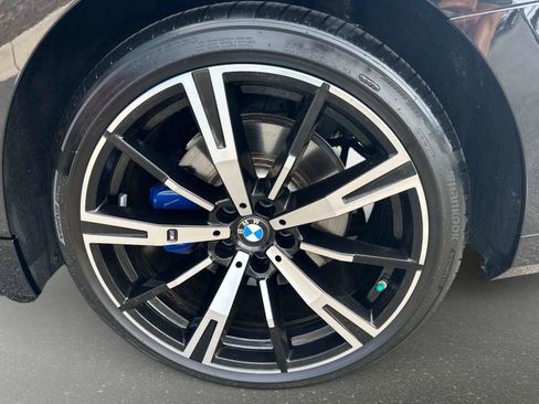Used 2025 BMW 530i w/ M Sport Package RWD image 10