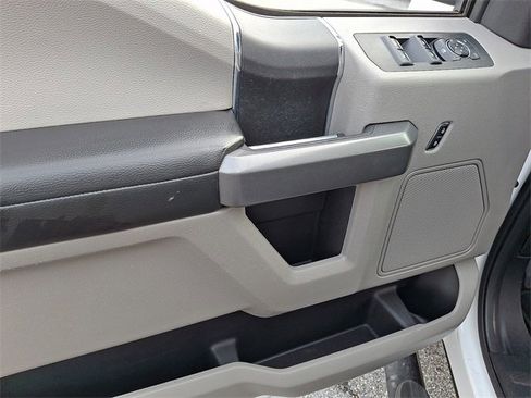 Used 2018 Ford F150 XLT image 12