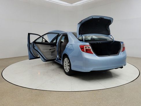 Used 2012 Toyota Camry XLE FWD image 11
