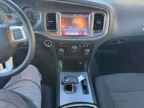 Used 2014 Dodge Charger SXT image 13