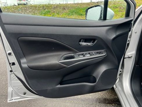 Used 2021 Nissan Versa SV image 16