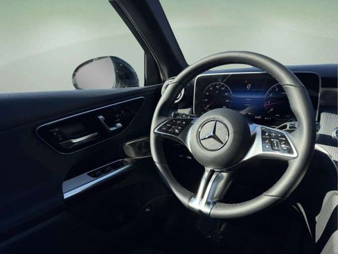 Certified 2025 Mercedes-Benz GLC 300 4MATIC image 11