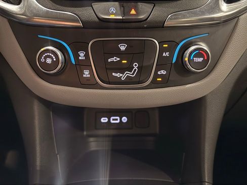 Used 2024 Chevrolet Equinox LS w/ LS Convenience Package image 23