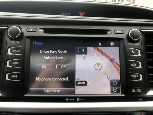Used 2015 Toyota Highlander XLE AWD/4WD image 25