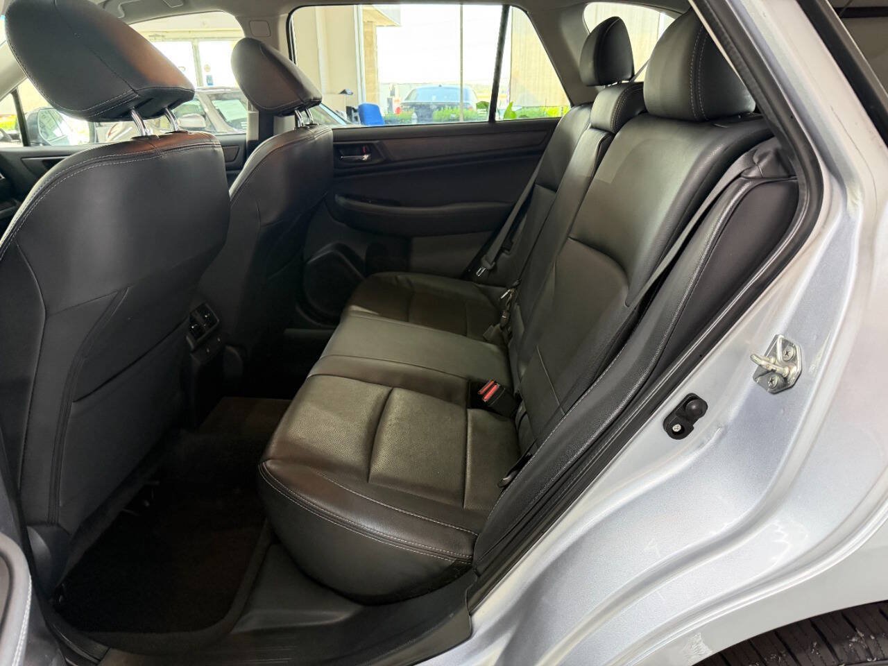 Used 2017 Subaru Outback 2.5i Limited AWD/4WD image 13