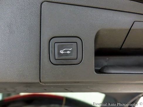 Certified 2025 Cadillac XT5 Premium Luxury image 21