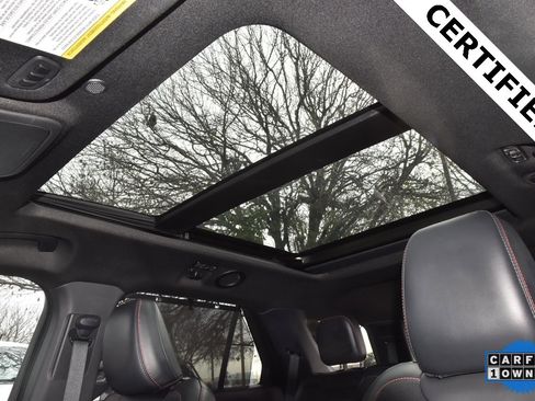 Certified 2025 Ford Explorer ST image 33