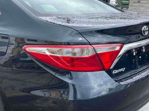 Used 2017 Toyota Camry LE FWD image 12