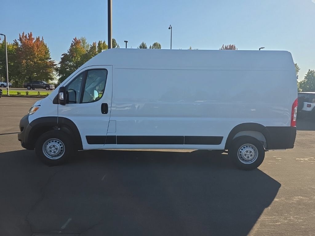 Used 2025 RAM ProMaster 2500 w/ Safety Group FWD image 2