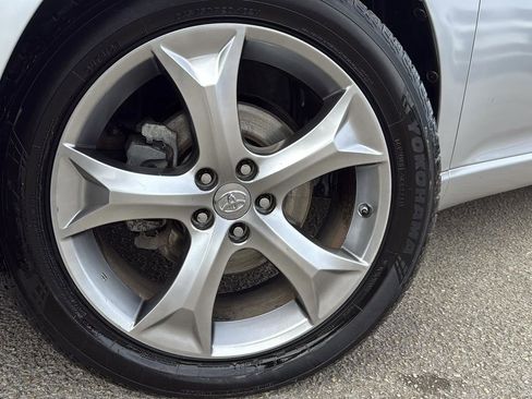 Used 2012 Toyota Venza LE w/ LE Convenience Pkg image 9