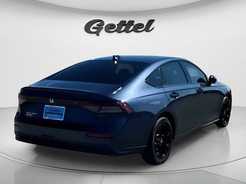 Used 2025 Honda Accord SE image 9