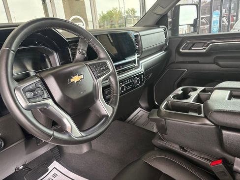 Used 2024 Chevrolet Silverado 2500 LTZ image 7