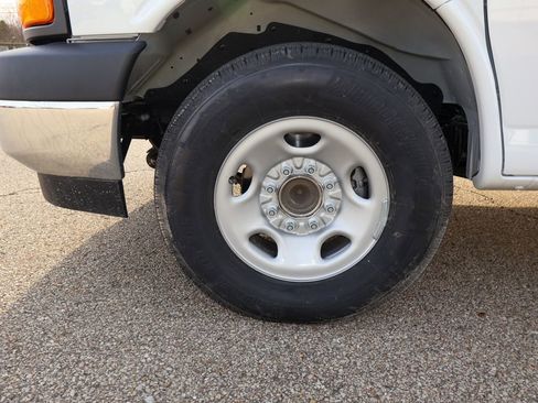 New 2026 GMC Savana 2500 Work Van w/ Driver Convenience Package image 24