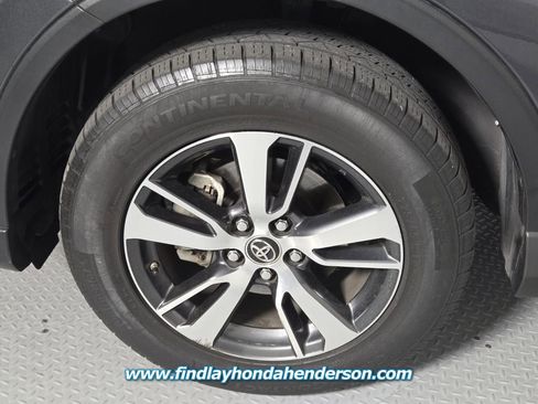 Used 2018 Toyota RAV4 XLE image 9