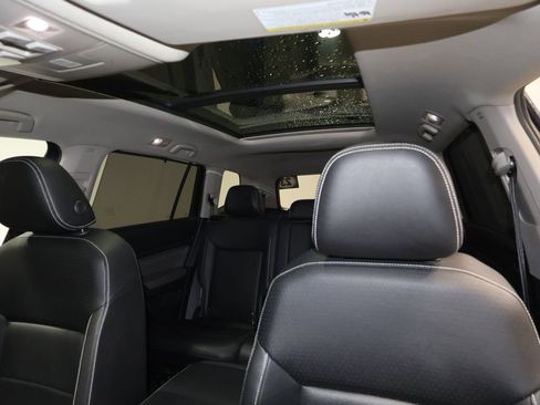 Used 2023 Volkswagen Atlas SEL R-Line image 16