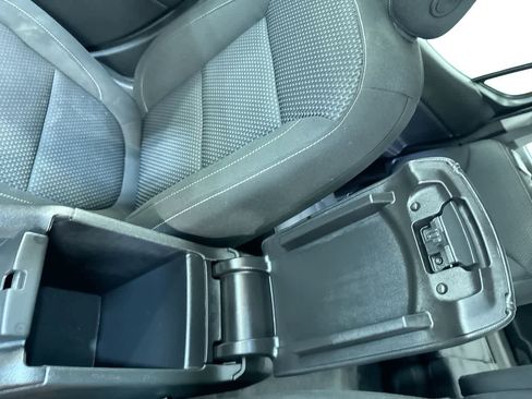 Used 2023 GMC Acadia SLE w/ Elevation Edition image 27