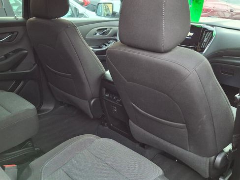 Used 2023 Chevrolet Traverse LT image 10