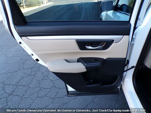 Used 2019 Honda CR-V LX image 17