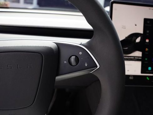 Used 2026 Tesla Model Y 2WD image 31