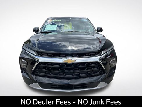 Used 2025 Chevrolet Blazer LT AWD/4WD image 2