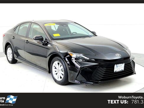 Certified 2025 Toyota Camry LE FWD image 1