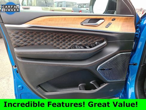 Used 2023 Jeep Grand Cherokee Summit image 14