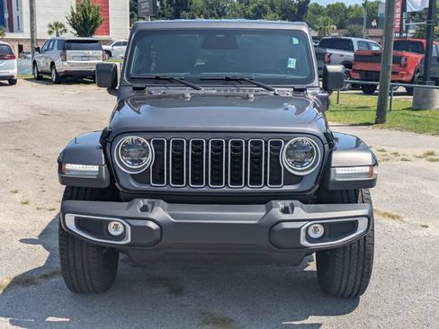 Used 2025 Jeep Wrangler Unlimited Sahara AWD/4WD image 8