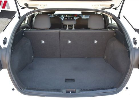 Used 2021 Toyota Prius LE FWD image 30