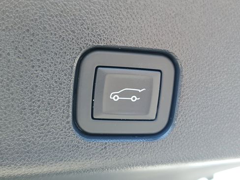 Used 2024 GMC Acadia Denali w/ Super Cruise Package image 8