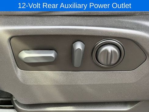 Used 2022 Chevrolet Silverado 1500 LT AWD/4WD image 17
