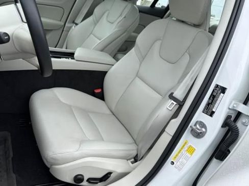 Used 2025 Volvo S60 B5 Plus FWD image 3