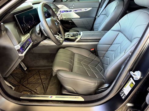 Used 2024 BMW 760i xDrive image 15