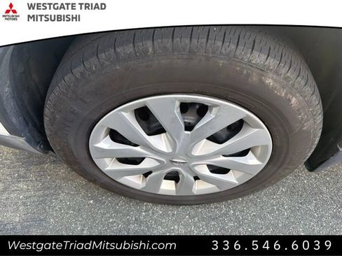 Used 2017 Nissan Rogue S w/ S Appearance Package AWD/4WD image 4