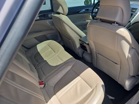 Used 2019 Lincoln MKZ Reserve w/ Luxury Package AWD/4WD image 11