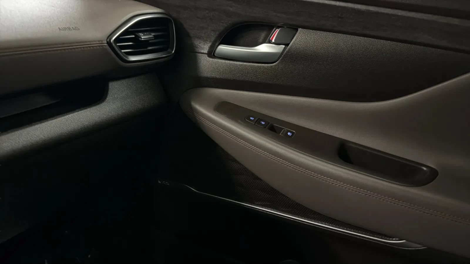 Used 2020 Hyundai Santa Fe Limited FWD image 17
